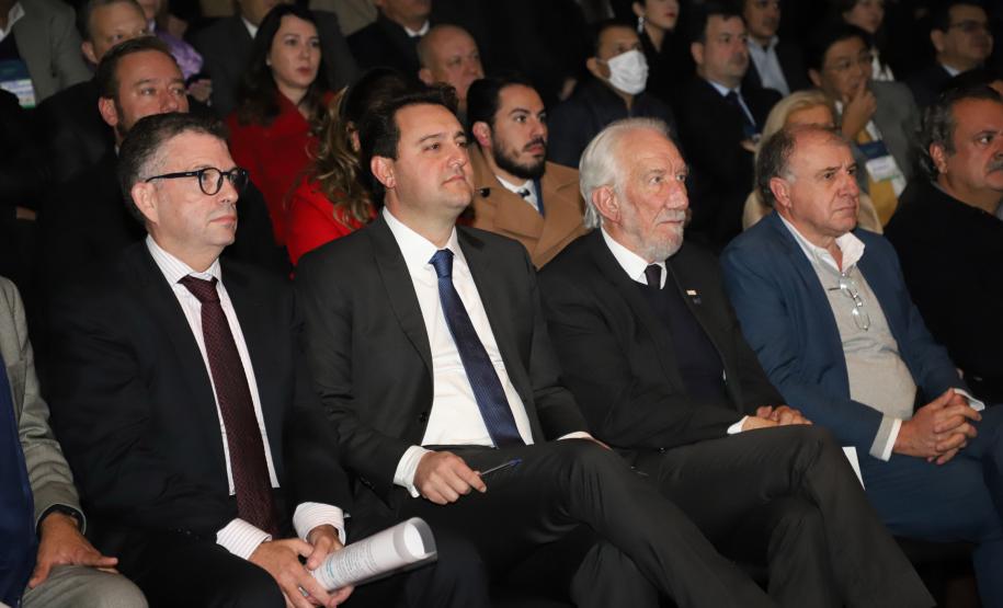Governador Carlos Massa Ratinho Junior participa de evento da Invest Paraná no Museu Oscar Niemeyer, em Curitiba - Curitiba, 17/05/2022 - Foto: Ari Dias/AEN Governador Carlos Massa Ratinho Junior participa de evento da Invest Paraná no Museu Oscar Niemeyer, em Curitiba - Curitiba, 17/05/2022