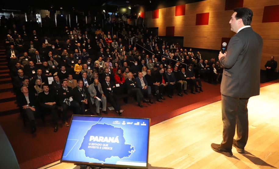 Governador Carlos Massa Ratinho Junior participa de evento da Invest Paraná no Museu Oscar Niemeyer, em Curitiba - Curitiba, 17/05/2022 - Foto: Ari Dias/AEN Governador Carlos Massa Ratinho Junior participa de evento da Invest Paraná no Museu Oscar Niemeyer, em Curitiba - Curitiba, 17/05/2022