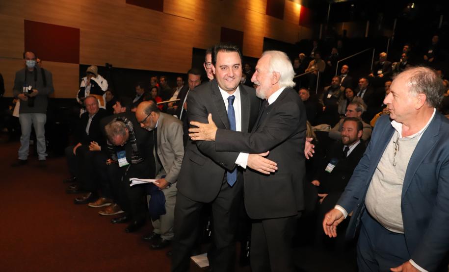 Governador Carlos Massa Ratinho Junior participa de evento da Invest Paraná no Museu Oscar Niemeyer, em Curitiba - Curitiba, 17/05/2022 - Foto: Ari Dias/AEN Governador Carlos Massa Ratinho Junior participa de evento da Invest Paraná no Museu Oscar Niemeyer, em Curitiba - Curitiba, 17/05/2022