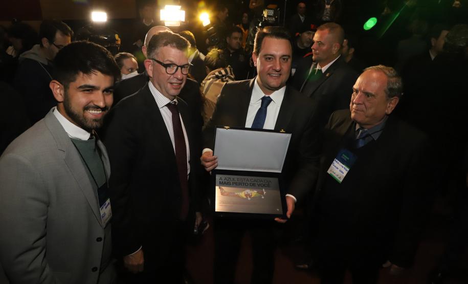 Governador Carlos Massa Ratinho Junior participa de evento da Invest Paraná no Museu Oscar Niemeyer, em Curitiba - Curitiba, 17/05/2022 - Foto: Ari Dias/AEN Governador Carlos Massa Ratinho Junior participa de evento da Invest Paraná no Museu Oscar Niemeyer, em Curitiba - Curitiba, 17/05/2022