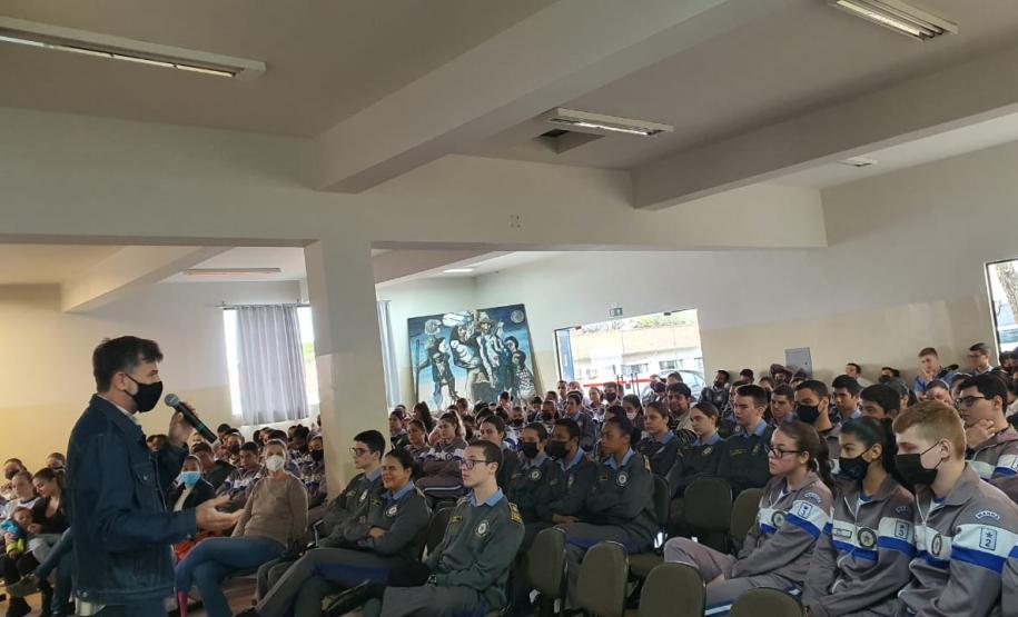 Receita Estadual retoma atividades de Educação Fiscal nas escolas em Maringá e região