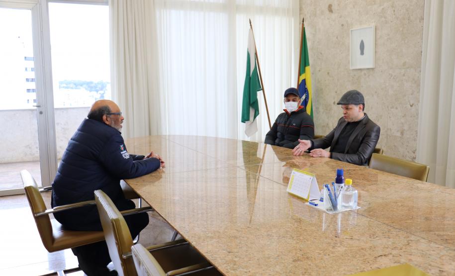 Estado entrega prêmios aos vencedores de junho do programa Nota Paraná