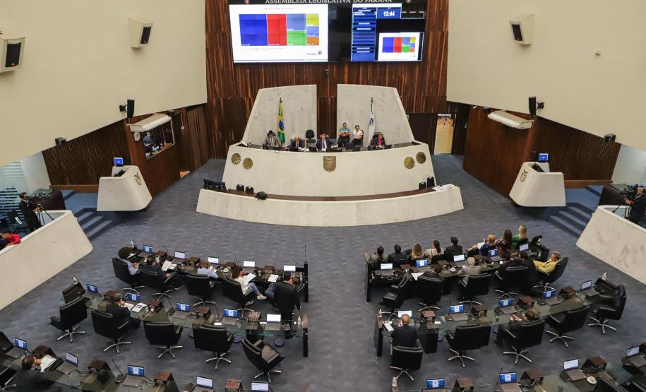 Apesar da arrecadação frustrada, Paraná manteve investimentos em alta em 2022