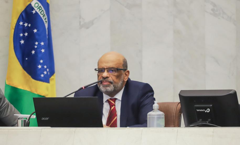 Apesar da arrecadação frustrada, Paraná manteve investimentos em alta em 2022