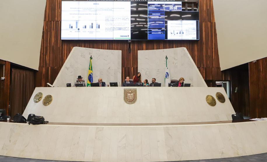 Apesar da arrecadação frustrada, Paraná manteve investimentos em alta em 2022