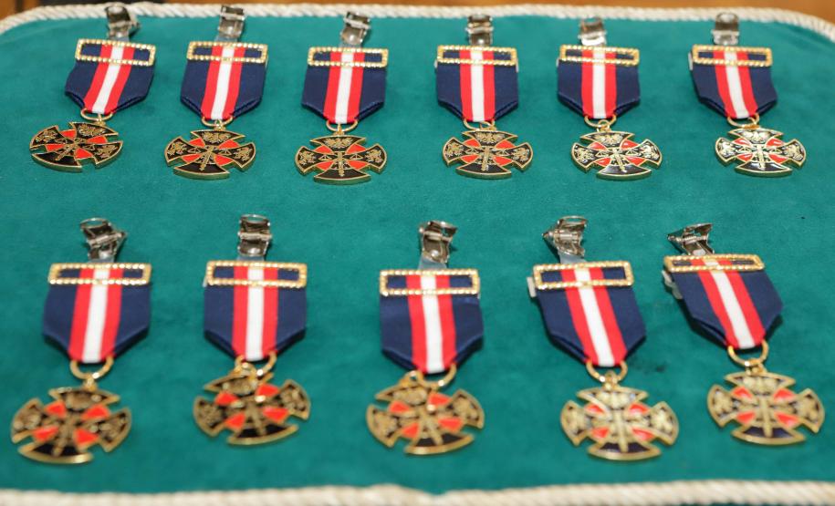 Renê Garcia Junior recebe medalha de mérito em comemoração aos 95 anos da Casa Militar