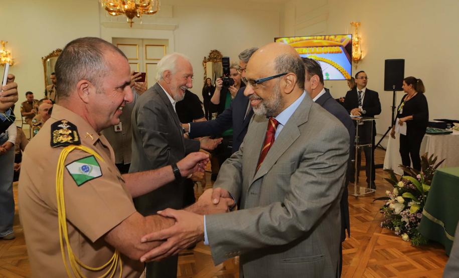 Renê Garcia Junior recebe medalha de mérito em comemoração aos 95 anos da Casa Militar