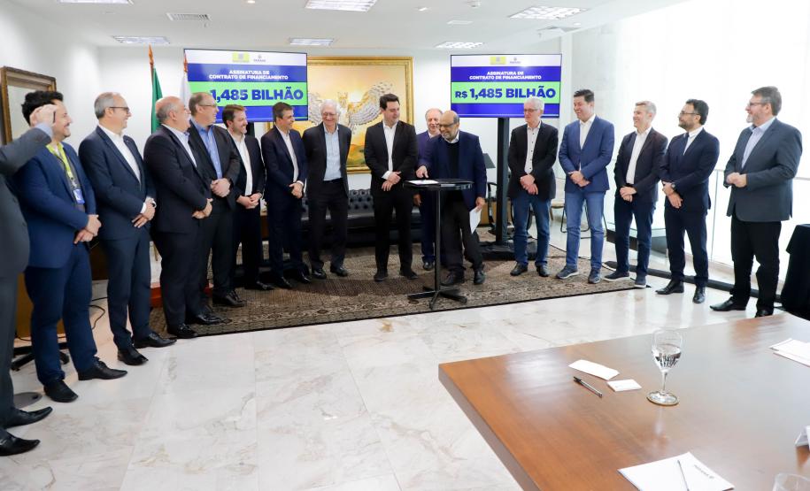 Paraná assina contrato de R$ 1,5 bilhão com o Banco do Brasil para financiar obras de infraestrutura