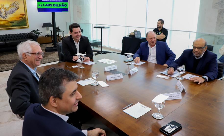 Paraná assina contrato de R$ 1,5 bilhão com o Banco do Brasil para financiar obras de infraestrutura