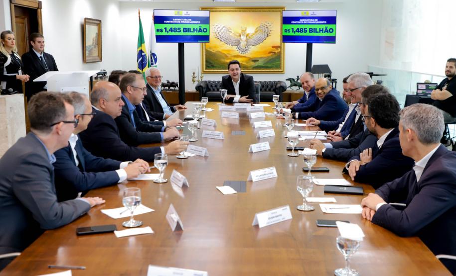 Paraná assina contrato de R$ 1,5 bilhão com o Banco do Brasil para financiar obras de infraestrutura