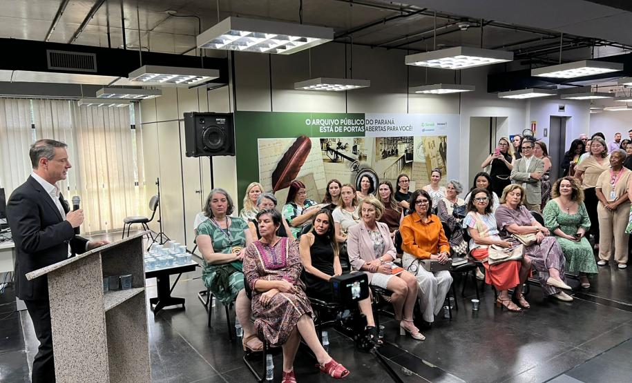 Transferir seus créditos do Nota Paraná para abater parte do IPVA é uma ótima forma de economizar e otimizar seu dinheiro. Essa prática oferece diversas vantagens, como: Redução do valor do IPVA: Ao utilizar seus créditos para pagar parte do imposto, você diminui o valor total a ser desembolsado, gerando uma economia significativa. Incentivo ao consumo local: O programa Nota Paraná visa estimular a economia local, e ao utilizar seus créditos para abater o IPVA, você está contribuindo para esse objetivo. Si