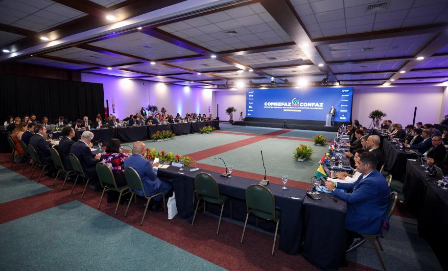 Paraná assina manifesto que uniformiza alíquota sobre produtos importados