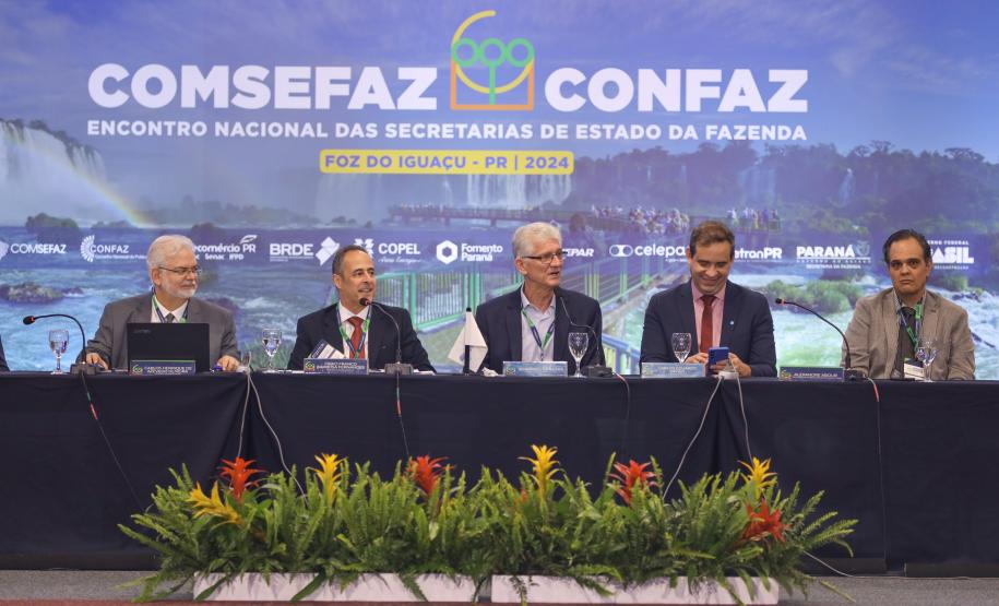 Paraná assina manifesto que uniformiza alíquota sobre produtos importados