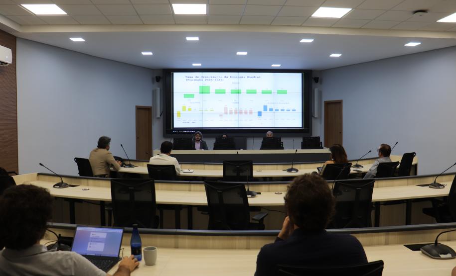 Cenário Macroeconômico e Fiscal do Paraná