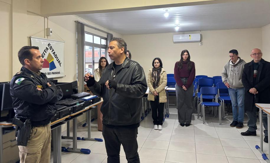 Receita Estadual doa computadores à Polícia Militar em União da Vitória