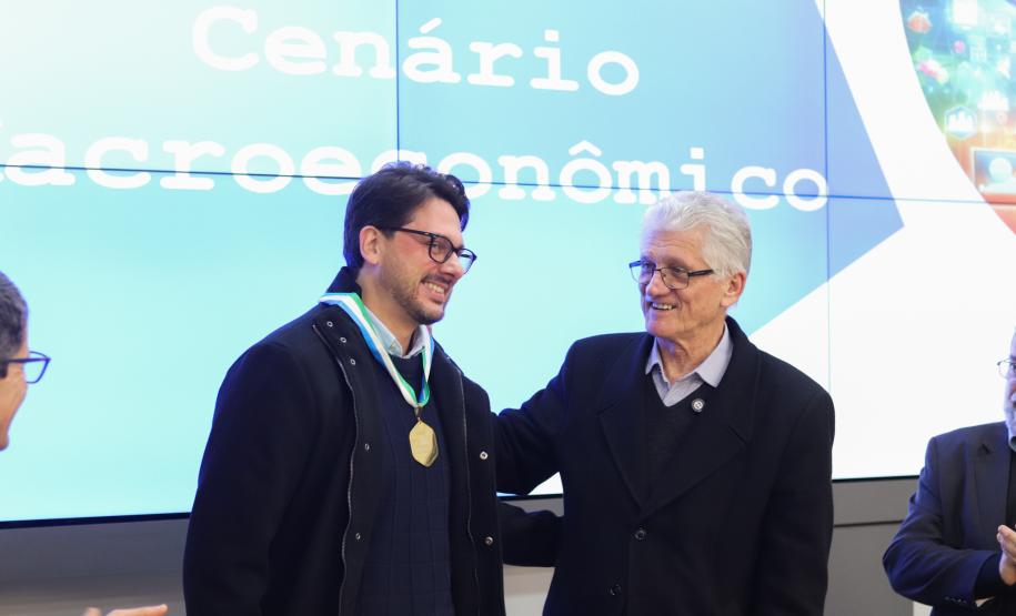 Medalha de Mérito Fazendário à UEPG
