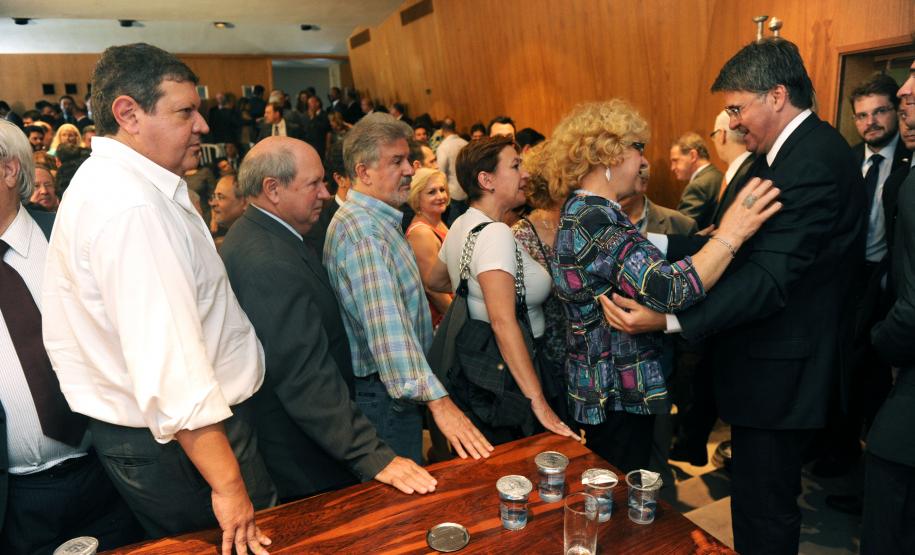 “Trabalho, trabalho e trabalho.” Assim o novo secretário da Fazenda, Luiz Eduardo Sebastiani, definiu como será sua gestão à frente da pasta. Ele destacou que para isso conta com um grupo de elite do funcionalismo público, ao se referir aos auditores fiscais e demais funcionários da secretaria e da Receita Estadual.