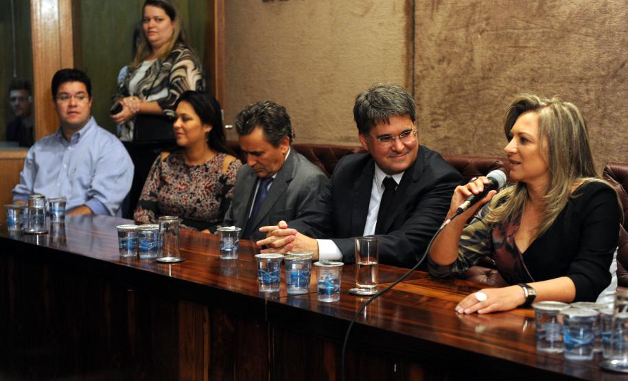 “Trabalho, trabalho e trabalho.” Assim o novo secretário da Fazenda, Luiz Eduardo Sebastiani, definiu como será sua gestão à frente da pasta. Ele destacou que para isso conta com um grupo de elite do funcionalismo público, ao se referir aos auditores fiscais e demais funcionários da secretaria e da Receita Estadual.