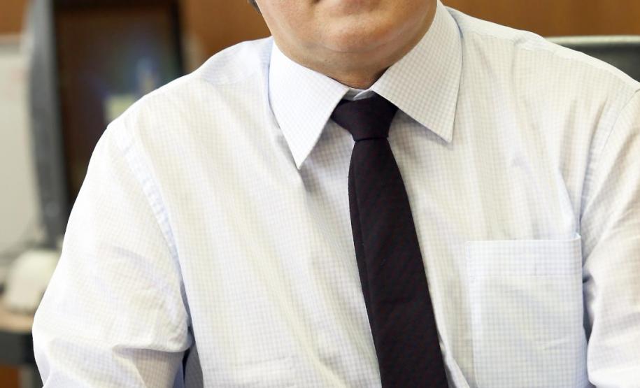 Em quatro meses, repasses de ICMS e IPVA aos municípios superam R$ 2,3 bilhões Entre janeiro e abril deste ano, o Governo do Paraná transferiu aos municípios R$ 2,34 bilhões da cota do Imposto sobre Circulação de Mercadorias e Serviços (ICMS) e do Imposto sobre Propriedade de Veículo Automotor (IPVA). O valor corresponde a um aumento nominal de 11,7% sobre os R$ 2,1 bilhões repassados às prefeituras em igual período de 2013.