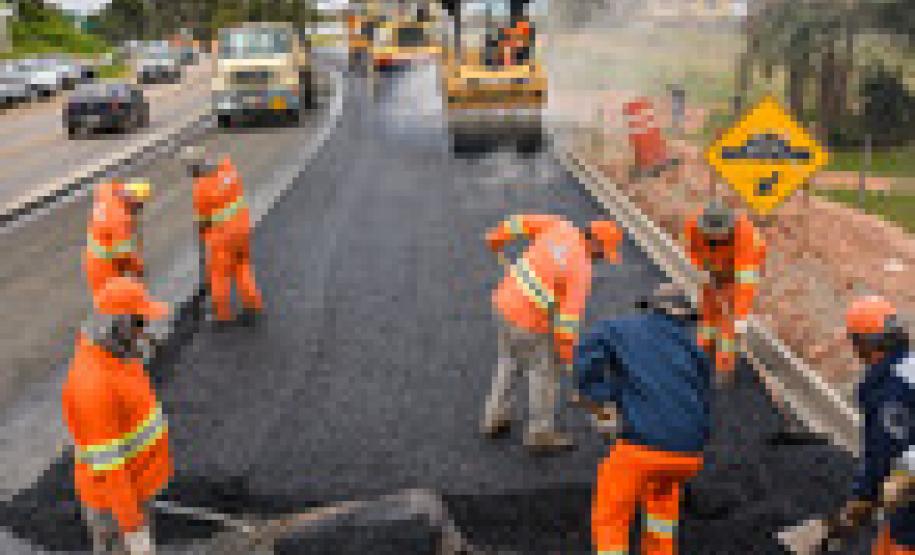 Governo do Paraná retoma obras rodoviárias no interior e na RMC Obra rodoviária