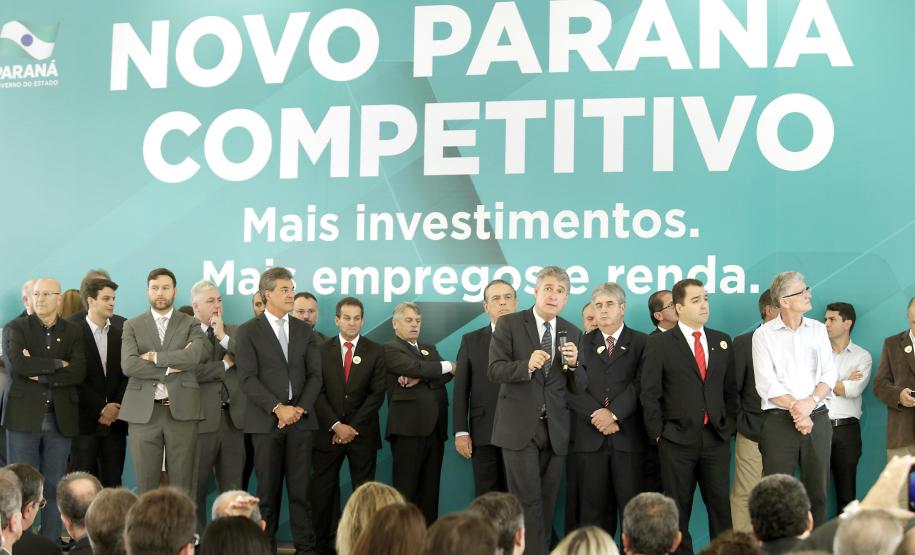 Richa amplia Programa Paraná Competitivo para mais segmentos e abre novos incentivos Richa amplia Programa Paraná Competitivo para mais segmentos e abre novos incentivos