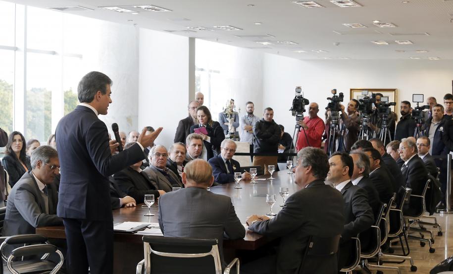 Operação com BB disponibiliza R$ 220 milhões ao Paraná para investimentos em rodovias Operação com BB disponibiliza R$ 220 milhões ao Paraná para investimentos em rodovias