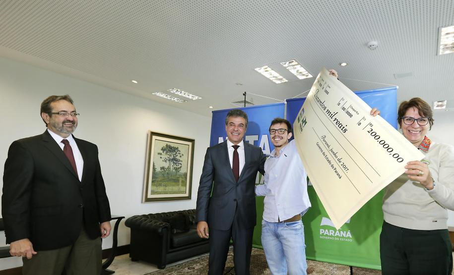 Moradores de Umuarama, Prudentópolis e Ponta Grossa ganham prêmios de junho do Programa Nota Paraná