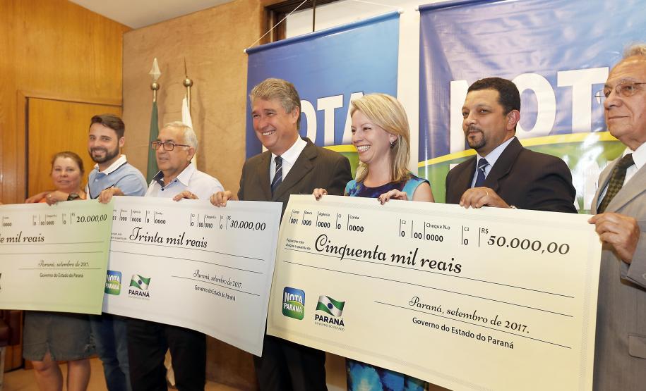 Prêmio do Nota Paraná garante 13º salário de trabalhadores de asilo de Maringá