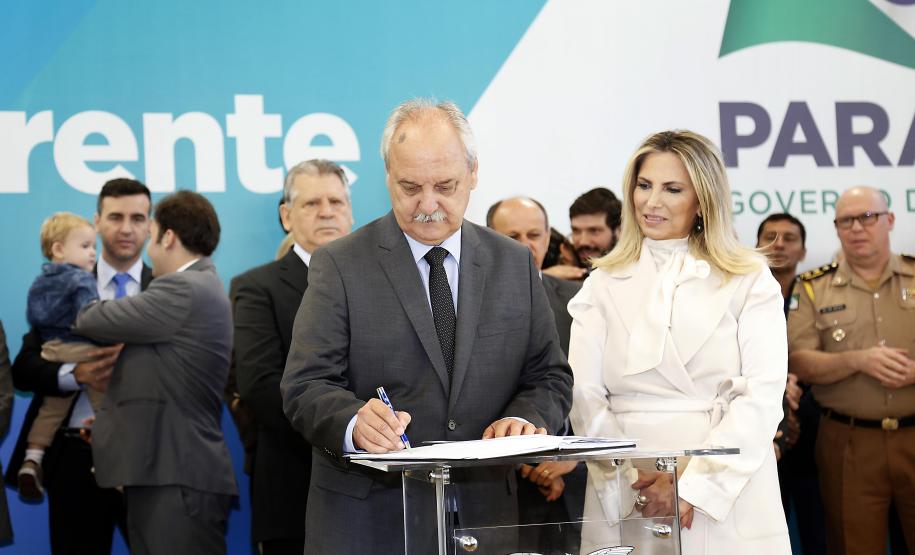 Contas públicas serão geridas com responsabilidade, diz novo secretário da Fazenda do Paraná A governadora Cida Borghetti deu posse ao novo secretário da Fazenda de Estado do Paraná, José Luiz Bovo, durante cerimônia realizada na manhã desta segunda-feira (7) no Palácio Iguaçu, em Curitiba.