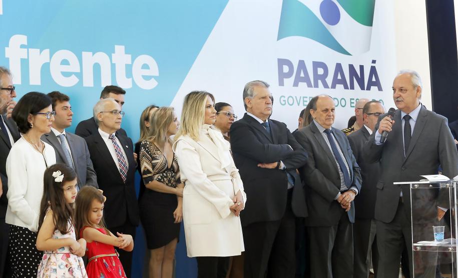 Contas públicas serão geridas com responsabilidade, diz novo secretário da Fazenda do Paraná A governadora Cida Borghetti deu posse ao novo secretário da Fazenda de Estado do Paraná, José Luiz Bovo, durante cerimônia realizada na manhã desta segunda-feira (7) no Palácio Iguaçu, em Curitiba.