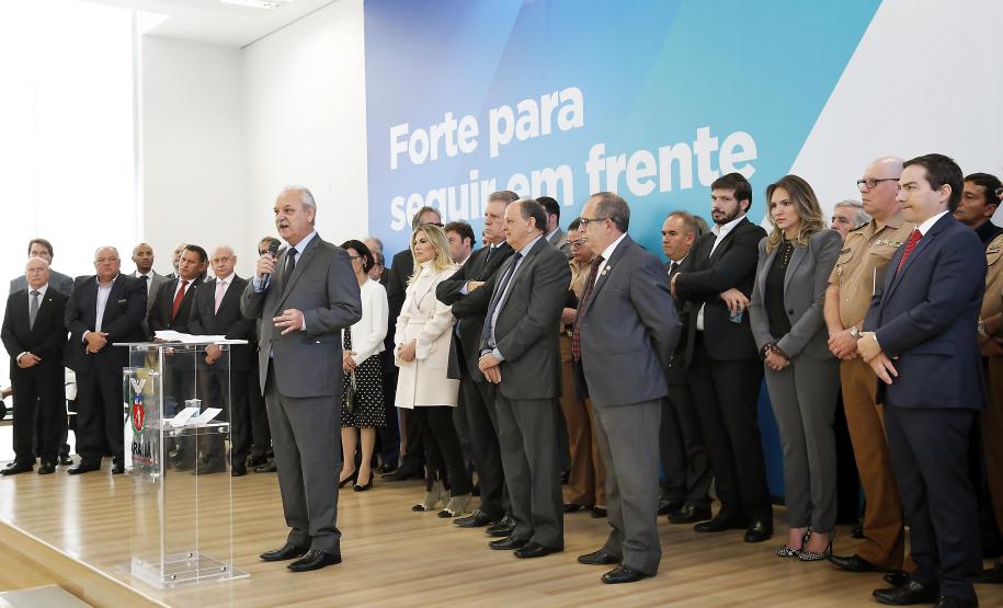 Contas públicas serão geridas com responsabilidade, diz novo secretário da Fazenda do Paraná A governadora Cida Borghetti deu posse ao novo secretário da Fazenda de Estado do Paraná, José Luiz Bovo, durante cerimônia realizada na manhã desta segunda-feira (7) no Palácio Iguaçu, em Curitiba.