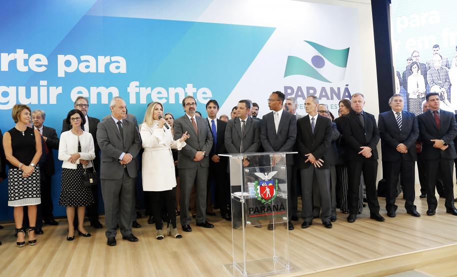 Contas públicas serão geridas com responsabilidade, diz novo secretário da Fazenda do Paraná A governadora Cida Borghetti deu posse ao novo secretário da Fazenda de Estado do Paraná, José Luiz Bovo, durante cerimônia realizada na manhã desta segunda-feira (7) no Palácio Iguaçu, em Curitiba.