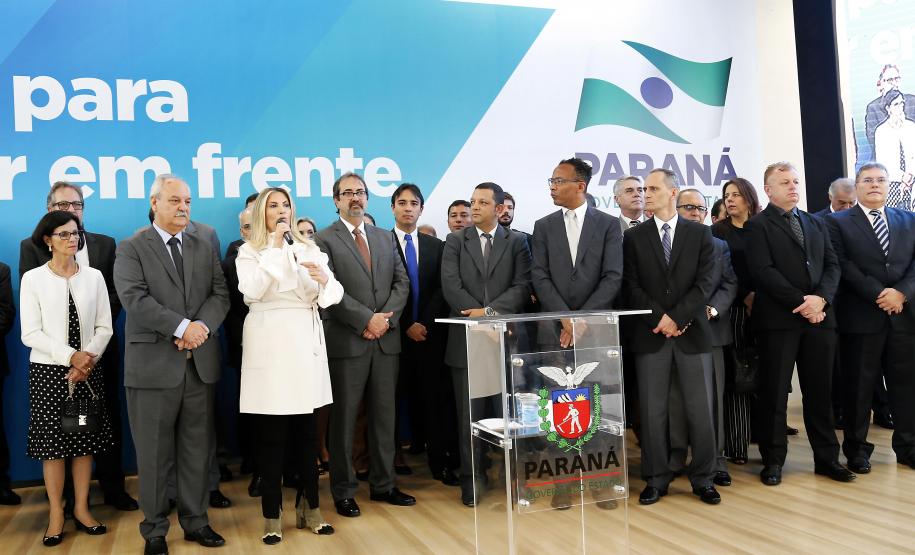 Contas públicas serão geridas com responsabilidade, diz novo secretário da Fazenda do Paraná A governadora Cida Borghetti deu posse ao novo secretário da Fazenda de Estado do Paraná, José Luiz Bovo, durante cerimônia realizada na manhã desta segunda-feira (7) no Palácio Iguaçu, em Curitiba.