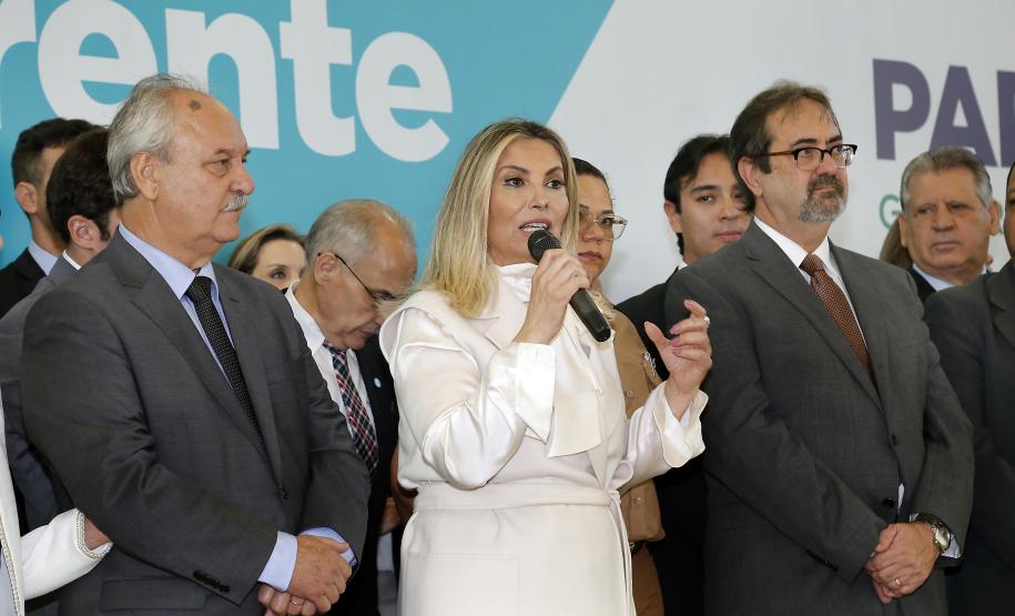 Contas públicas serão geridas com responsabilidade, diz novo secretário da Fazenda do Paraná A governadora Cida Borghetti deu posse ao novo secretário da Fazenda de Estado do Paraná, José Luiz Bovo, durante cerimônia realizada na manhã desta segunda-feira (7) no Palácio Iguaçu, em Curitiba.