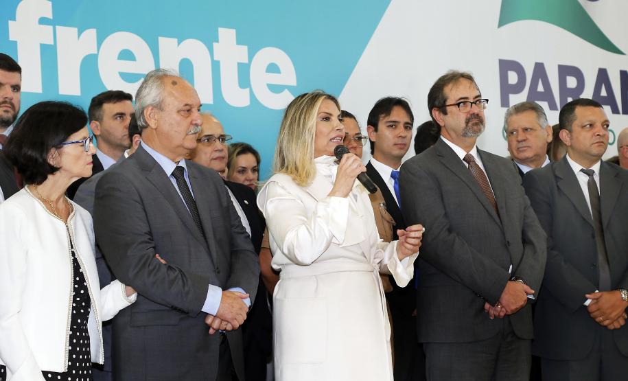 Contas públicas serão geridas com responsabilidade, diz novo secretário da Fazenda do Paraná A governadora Cida Borghetti deu posse ao novo secretário da Fazenda de Estado do Paraná, José Luiz Bovo, durante cerimônia realizada na manhã desta segunda-feira (7) no Palácio Iguaçu, em Curitiba.