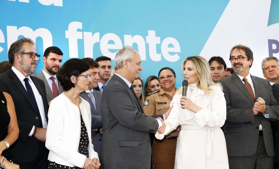 Contas públicas serão geridas com responsabilidade, diz novo secretário da Fazenda do Paraná A governadora Cida Borghetti deu posse ao novo secretário da Fazenda de Estado do Paraná, José Luiz Bovo, durante cerimônia realizada na manhã desta segunda-feira (7) no Palácio Iguaçu, em Curitiba.