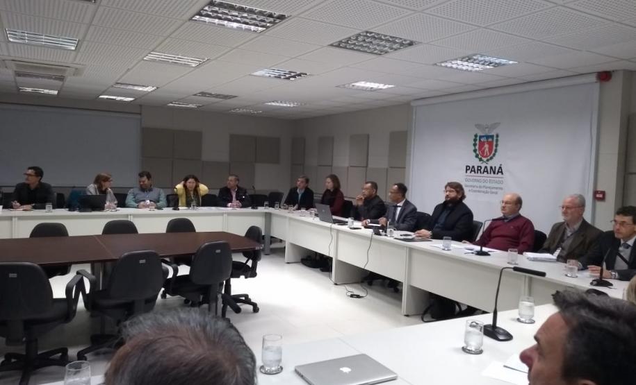 Grupo de trabalho do SEPARTEC valida planos de ação Os coordenadores técnicos que formam o Grupo de Trabalho Permanente (GT) do Sistema Estadual de Parques Tecnológicos – SEPARTEC – realizaram um encontro na Secretaria de Planejamento, na última quinta-feira (7), para validar os planos de ação das câmaras temáticas.