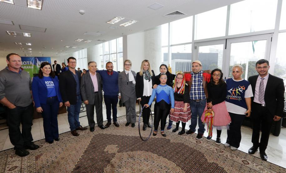 A governadora Cida Borghetti durante a entrega dos prêmios da 35ª premiação do programa Nota Paraná, do mês de outubro em evento no Palácio Iguaçu nesta quarta-feira (24).