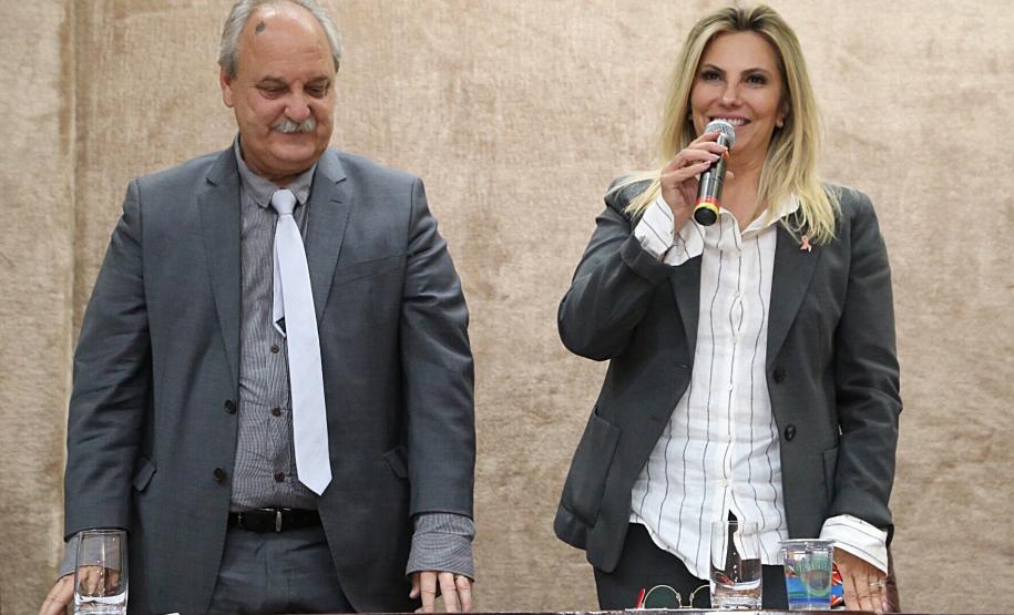 Governadora assina promoção de 41 auditores da Receita Estadual Governadora Cida Borghetti assina a promoção de 41 auditores da Receita Estadual.