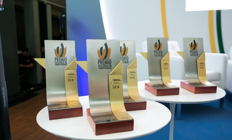 O projeto de BI e Analytics da Receita Estado do Paraná, conhecido internamente como "Phoenix", foi um dos grandes vencedores da edição 2018 do Prêmio Excelência em Competitividade - Destaque Boas Práticas, organizado pelo Centro de Liderança Pública - CLP.