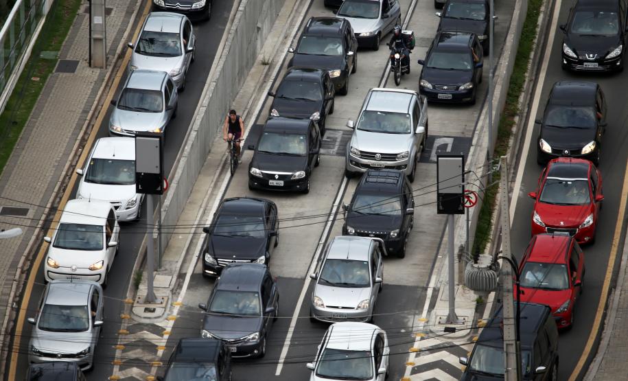 Proprietários de veículos terão prazo maior para pagar o IPVA 2019 à vista Os proprietários de veículos automotores do Paraná terão um prazo maior para pagar o IPVA 2019.