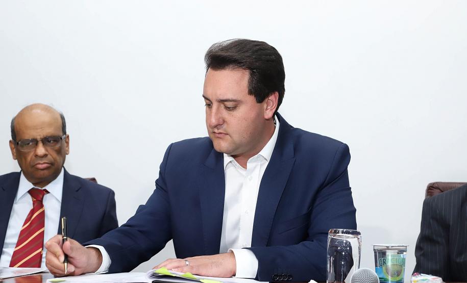 O governador Carlos Massa Ratinho Júnior, participa da posse do secretário de Estado da Fazenda, Renê de Oliveira Garcia Junior.