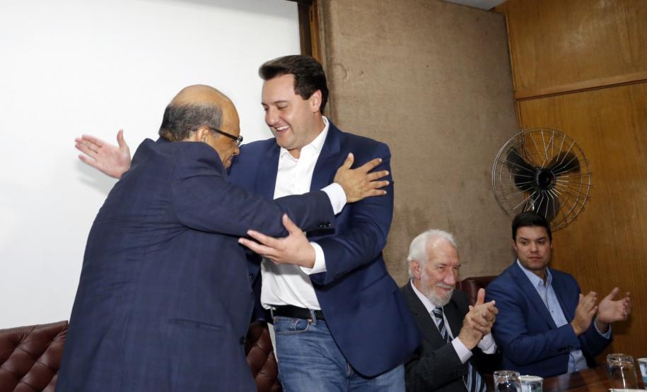 O governador Carlos Massa Ratinho Júnior, participa da posse do secretário de Estado da Fazenda, Renê de Oliveira Garcia Junior.