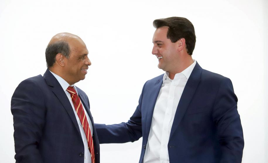 O governador Carlos Massa Ratinho Júnior, participa da posse do secretário de Estado da Fazenda, Renê de Oliveira Garcia Junior.