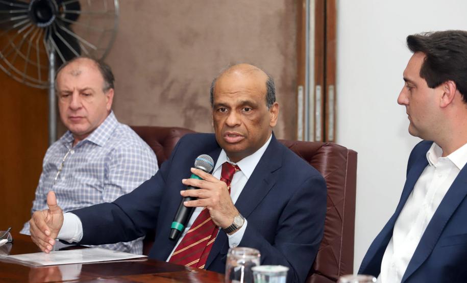 O governador Carlos Massa Ratinho Júnior, participa da posse do secretário de Estado da Fazenda, Renê de Oliveira Garcia Junior.