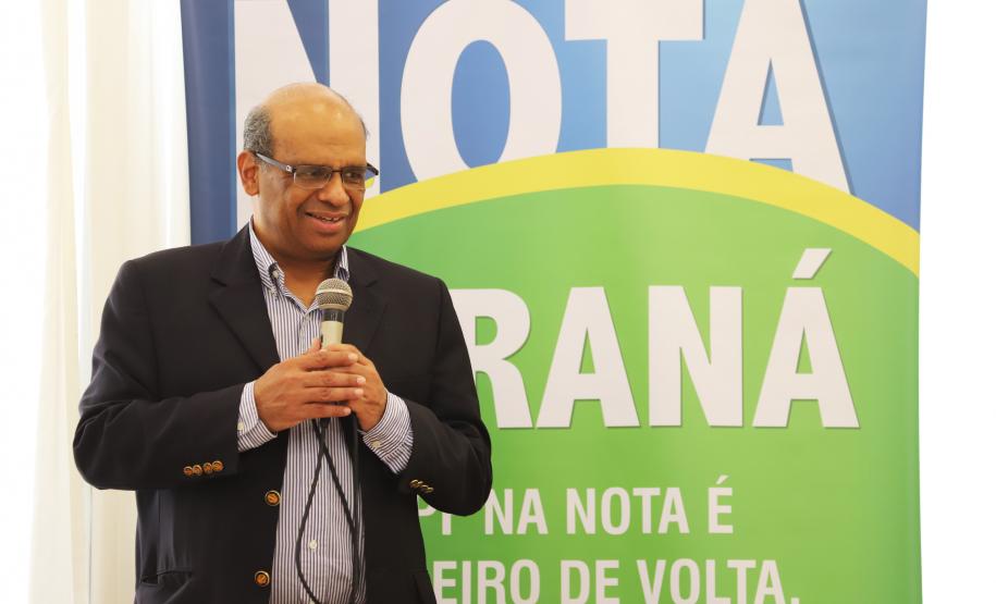 Moradores de Londrina e Colombo recebem os prêmios do primeiro sorteio de 2019 do Nota Paraná O secretário da Fazenda, Renê Garcia Júnior, entrega os três principais prêmios do sorteio de janeiro do programa Nota Paraná. Os contemplados receberam R$ 50 mil, R$ 30 mil e R$ 20 mil. - Curitiba, 21/01/2018 - Foto: José Fernando Ogura/ANPr