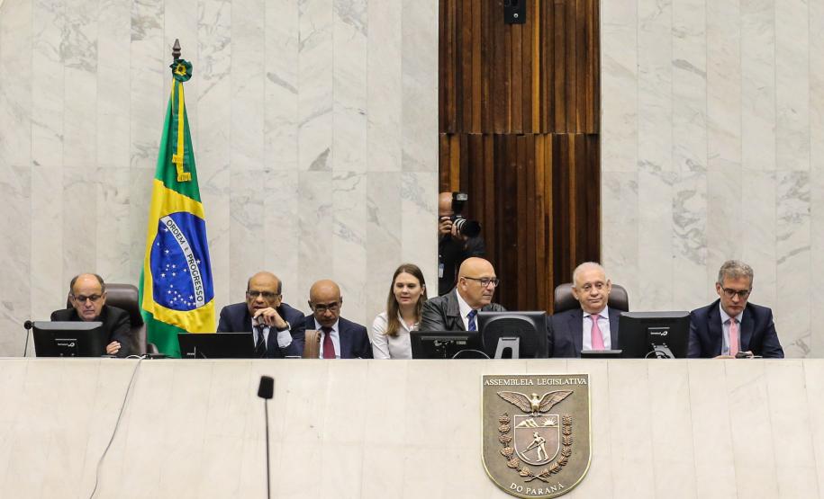 Fazenda apresenta balanço do 3º quadrimestre de 2018 O secretário Renê Garcia Junior, de Estado da Fazenda (SEFA), participa nesta quarta-feira (27), de uma audiência pública na Assembleia Legislativa do Paraná (ALEP), para apresentação dos dados do Governo relativos ao cumprimento das metas fiscais do terceiro quadrimestre de 2018. Curitiba, 27/02/2019 - Foto: Geraldo Bubniak/ANPr