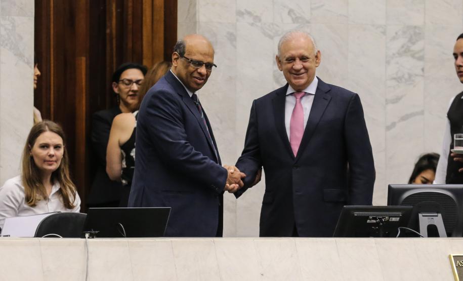 Fazenda apresenta balanço do 3º quadrimestre de 2018 O secretário Renê Garcia Junior, de Estado da Fazenda (SEFA), participa nesta quarta-feira (27), de uma audiência pública na Assembleia Legislativa do Paraná (ALEP), para apresentação dos dados do Governo relativos ao cumprimento das metas fiscais do terceiro quadrimestre de 2018. Curitiba, 27/02/2019 - Foto: Geraldo Bubniak/ANPr