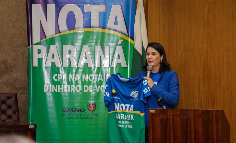 Com recorde em valores devolvidos, Nota Paraná premia moradores de Maringá e Curitiba O Governo do Estado entrega os três principais prêmios do sorteio de março do programa Nota Paraná. A solenidade de premiação aconteceu na Secretaria de Estado da Fazenda, em Curitiba nesta quinta-feira (21).