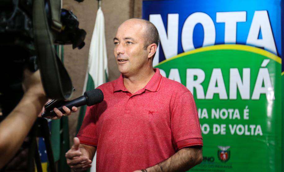 Contribuinte é sorteado com o prêmio principal do Nota Paraná no dia do aniversário O Governo do Estado entrega os três principais prêmios do sorteio de Abril do programa Nota Paraná, de R$ 20 mil, R$ 30 mil e R$ 50 mil. A solenidade de premiação acontece na Secretaria de Estado da Fazenda, em Curitiba nesta quarta-feira (17). Curitiba, 17/04/2019 - Foto: Geraldo Bubniak/ANPr